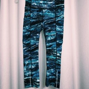LULULEMON CROPPED LEGGINGS